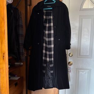 Vintage London Fog Black Coat with removable Plaid lining size 8